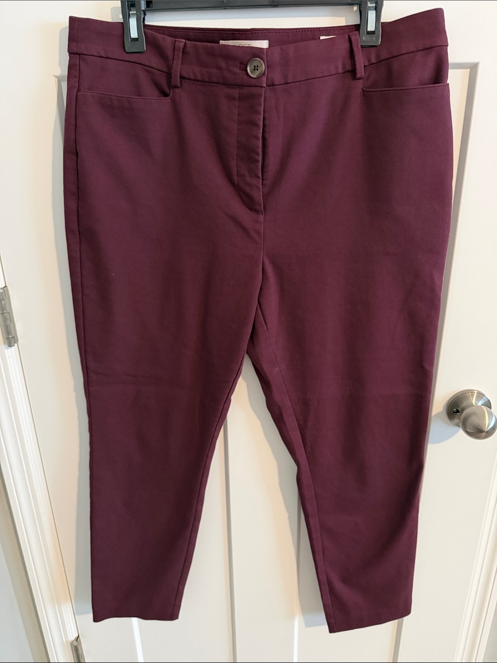 LOFT Sutton Skinny Curvy Fit - Plum Burgundy- ankle size 14 Curvy